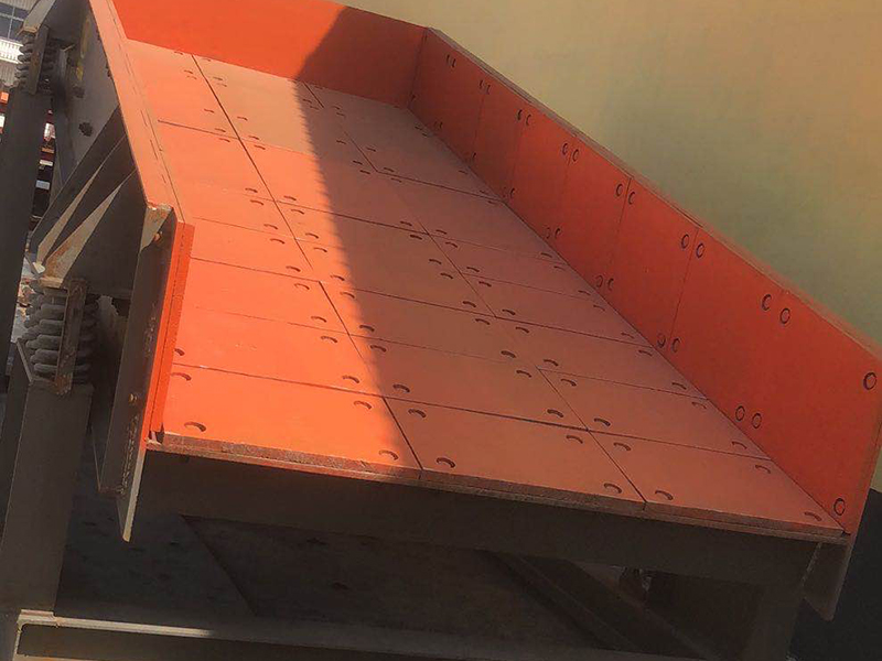 振动给料机的工作参数有哪些？