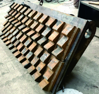  Mn18Cr2高耐磨锰钢反击衬板 M